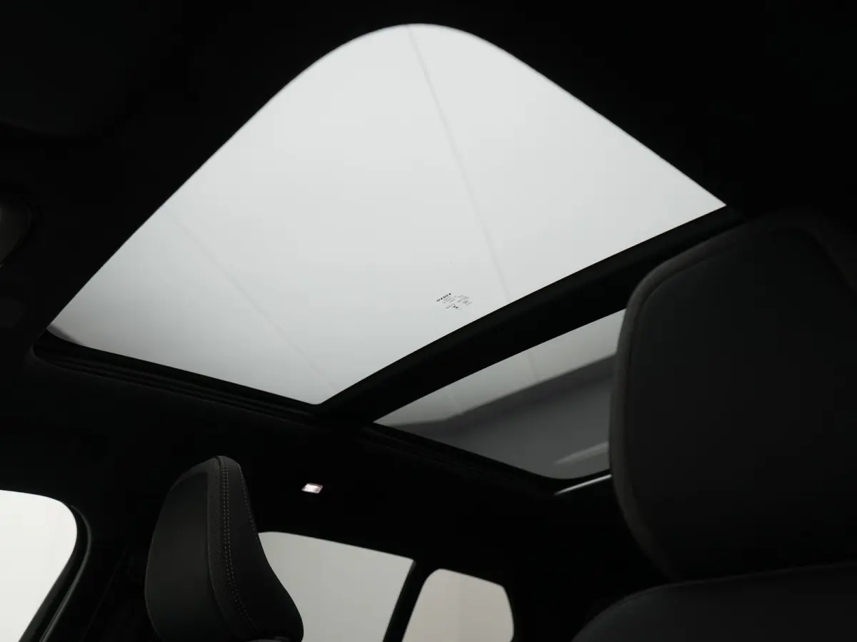 Ultimate 70 kWh 231pk Dealer O.H. | Panodak | Adaptive Cruise | 360 Camera | Harman / Kardon | Lederen Sportstoelen Memory & Verwarmd | Stuur Verwarmd | Google Assistent | Keyless | BLIS | N