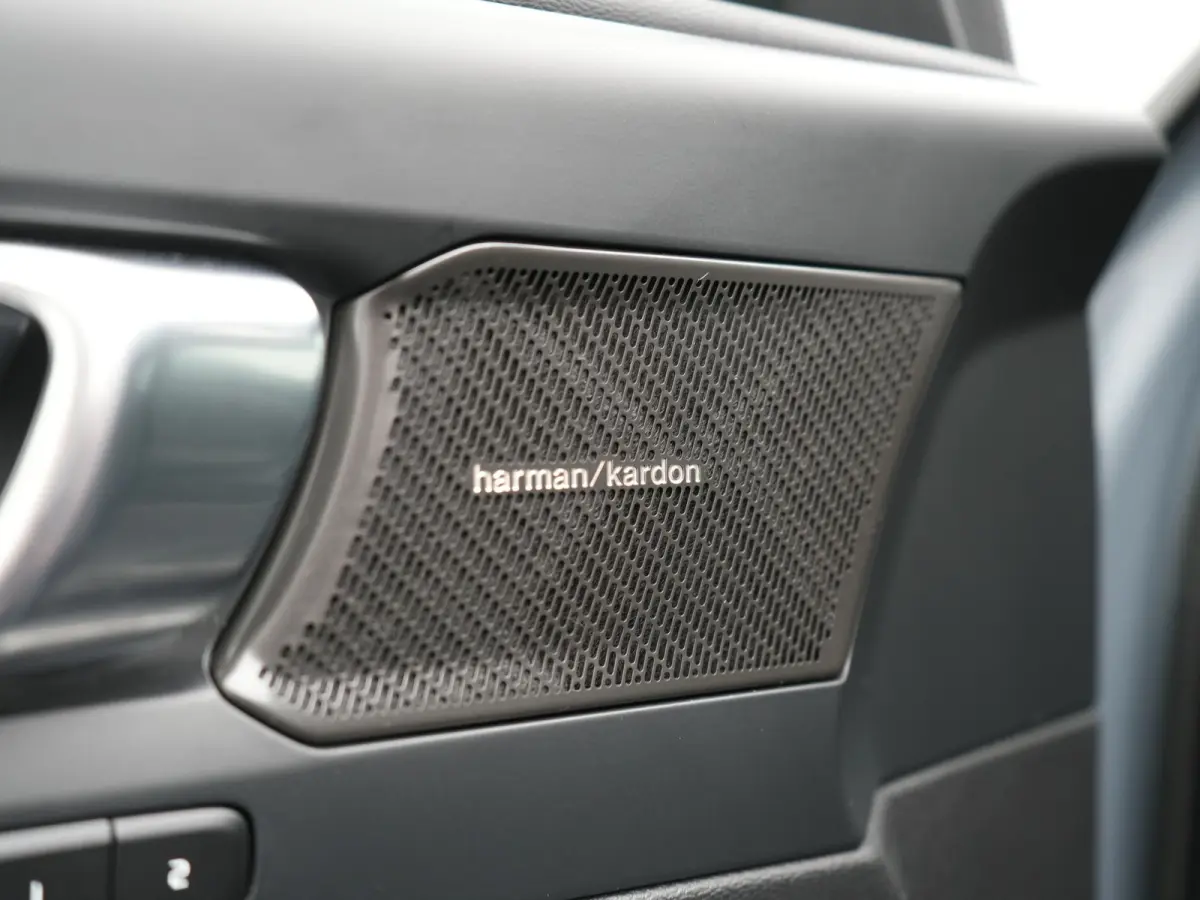 Ultimate 70 kWh 231pk Dealer O.H. | Panodak | Adaptive Cruise | 360 Camera | Harman / Kardon | Lederen Sportstoelen Memory & Verwarmd | Stuur Verwarmd | Google Assistent | Keyless | BLIS | N