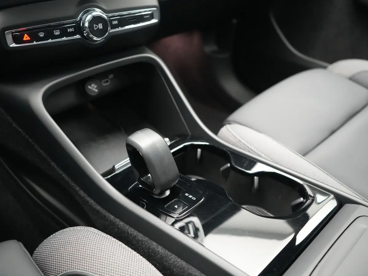 Ultimate 70 kWh 231pk Dealer O.H. | Panodak | Adaptive Cruise | 360 Camera | Harman / Kardon | Lederen Sportstoelen Memory & Verwarmd | Stuur Verwarmd | Google Assistent | Keyless | BLIS | N