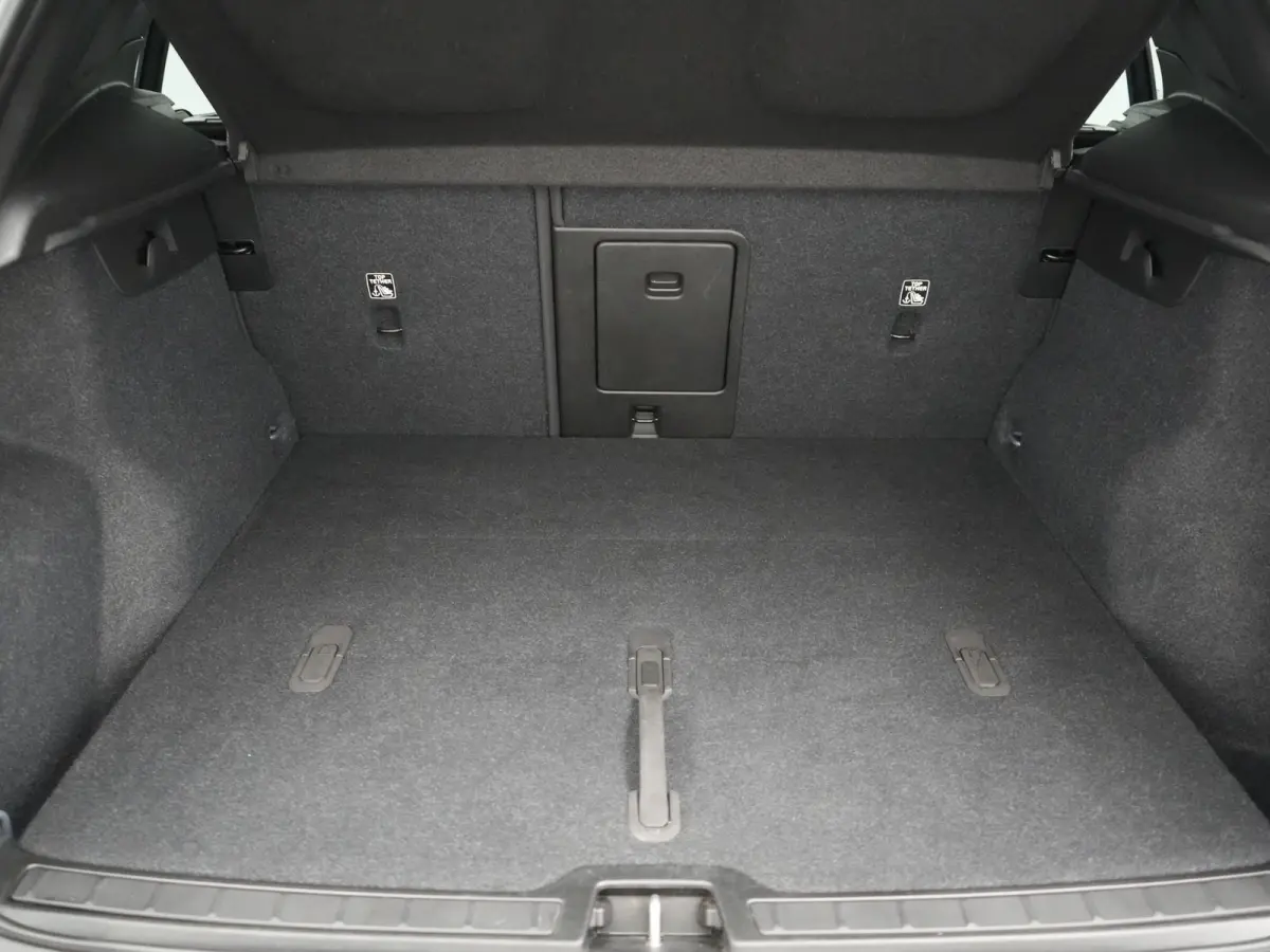 Ultimate 70 kWh 231pk Dealer O.H. | Panodak | Adaptive Cruise | 360 Camera | Harman / Kardon | Lederen Sportstoelen Memory & Verwarmd | Stuur Verwarmd | Google Assistent | Keyless | BLIS | N