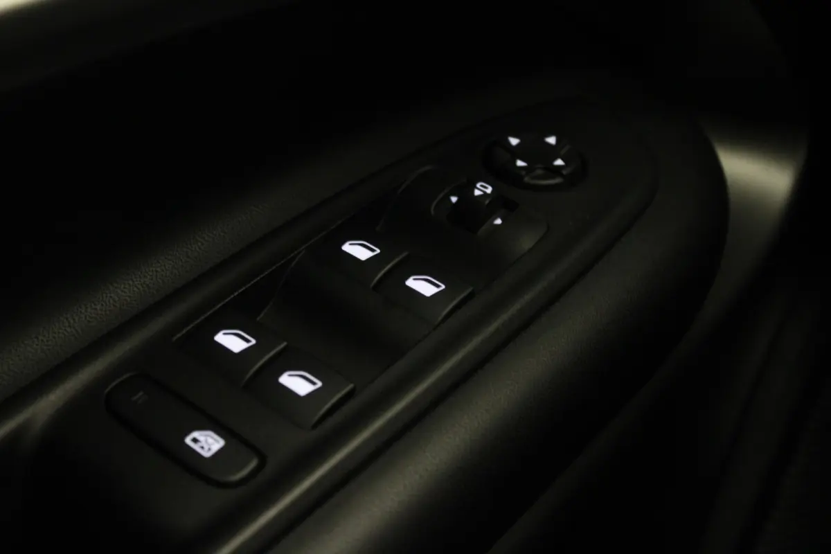 1.2 e-Hybrid Altitude |Massage|Stoelverw.|Camera|