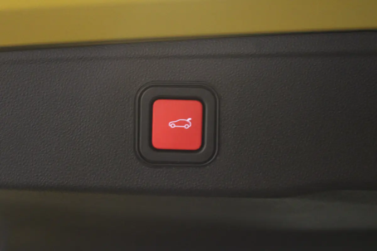 1.2 e-Hybrid Altitude |Massage|Stoelverw.|Camera|