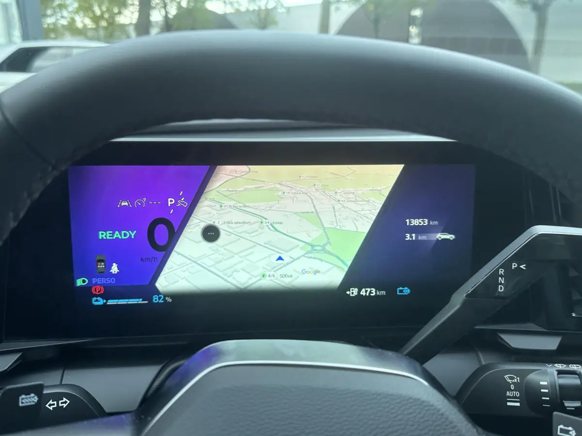 EV87 long range techno SOH 98% | STOEL + STUURVERWARMING | ELEK. STOEL | 13K KM! | ADAP. CRUISE | ACHTERUITRIJ CAMERA | APPLECARPLAY | ELEK. ACHTERKLEP | RIJKLAAR GELEVERD INCL. 12 MND BOVAG