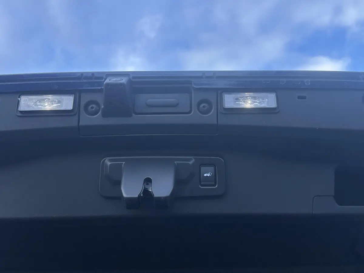 EV87 long range techno SOH 98% | STOEL + STUURVERWARMING | ELEK. STOEL | 13K KM! | ADAP. CRUISE | ACHTERUITRIJ CAMERA | APPLECARPLAY | ELEK. ACHTERKLEP | RIJKLAAR GELEVERD INCL. 12 MND BOVAG