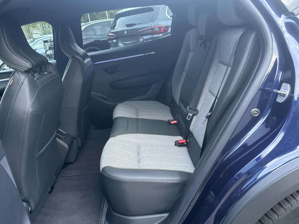 EV87 long range techno SOH 98% | STOEL + STUURVERWARMING | ELEK. STOEL | 13K KM! | ADAP. CRUISE | ACHTERUITRIJ CAMERA | APPLECARPLAY | ELEK. ACHTERKLEP | RIJKLAAR GELEVERD INCL. 12 MND BOVAG