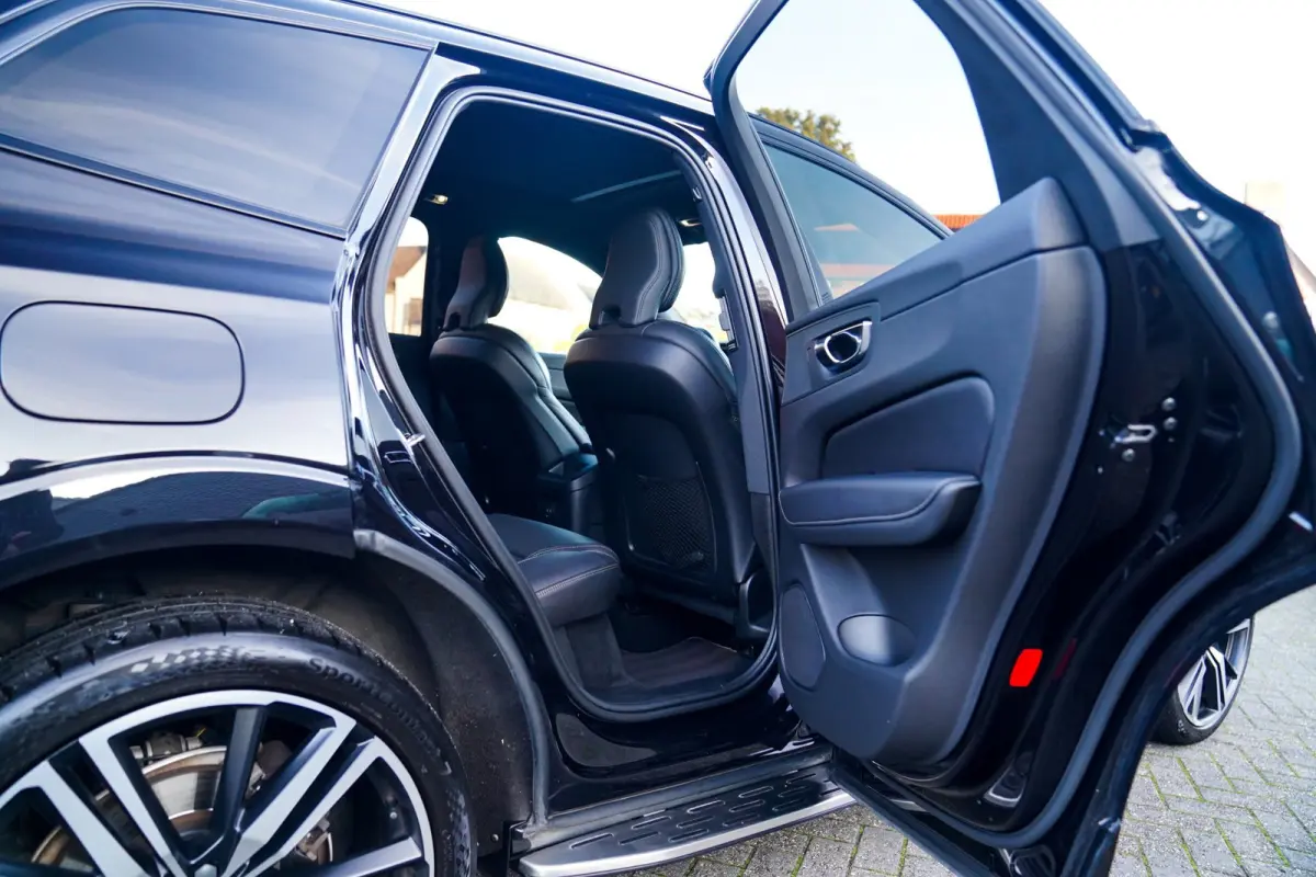 2.0 Recharge T8 AWD Mssage | Head Up Display | Stoelverkoeling | Stuurwielverwarming | Harman/Kardon | 360 Camera