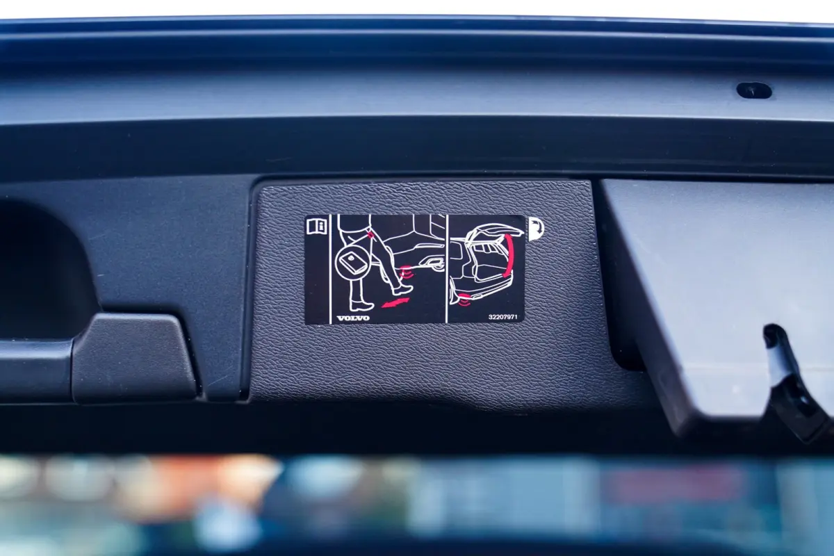 2.0 Recharge T8 AWD Mssage | Head Up Display | Stoelverkoeling | Stuurwielverwarming | Harman/Kardon | 360 Camera