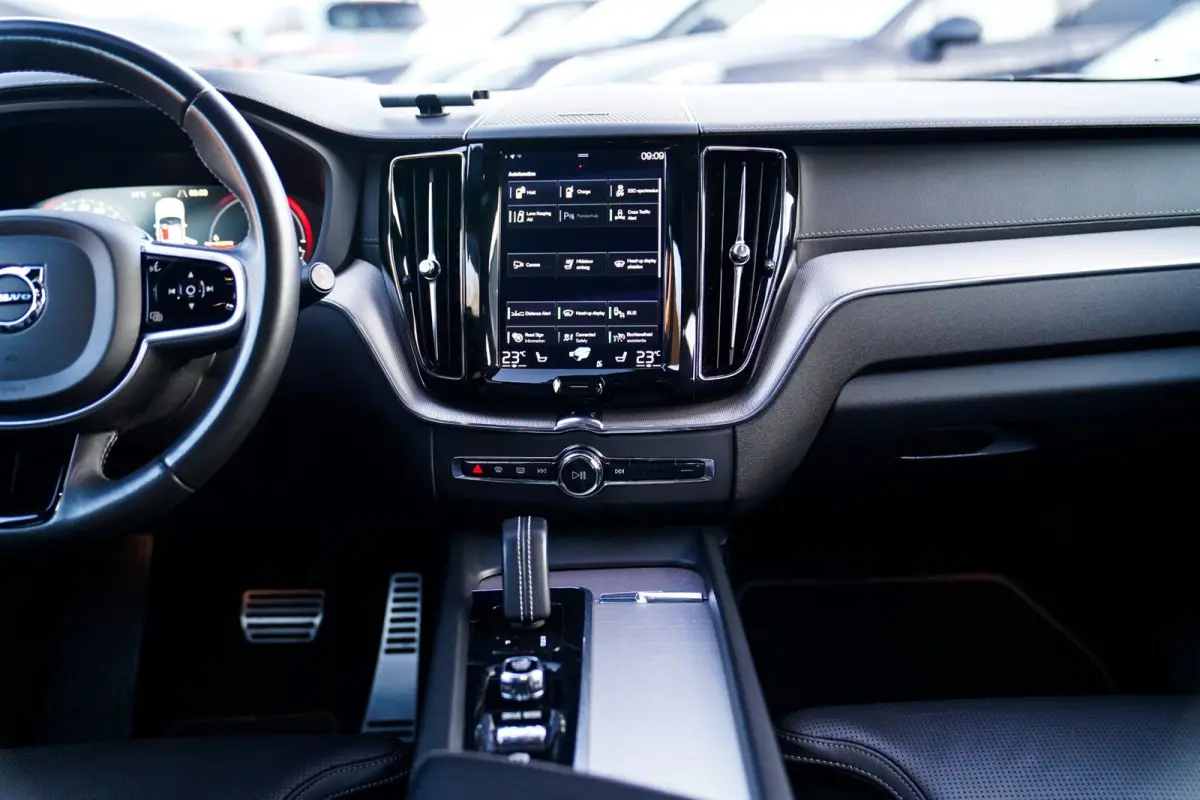 2.0 Recharge T8 AWD Mssage | Head Up Display | Stoelverkoeling | Stuurwielverwarming | Harman/Kardon | 360 Camera