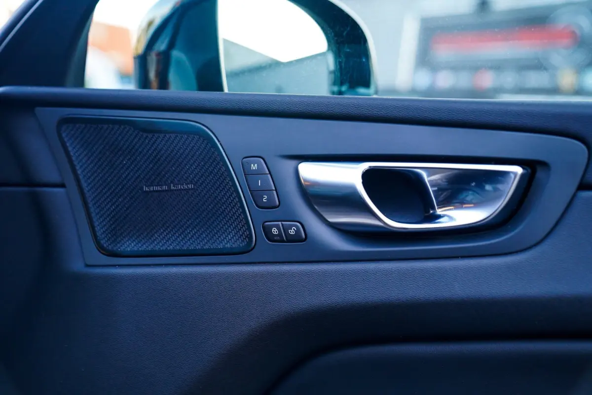2.0 Recharge T8 AWD Mssage | Head Up Display | Stoelverkoeling | Stuurwielverwarming | Harman/Kardon | 360 Camera