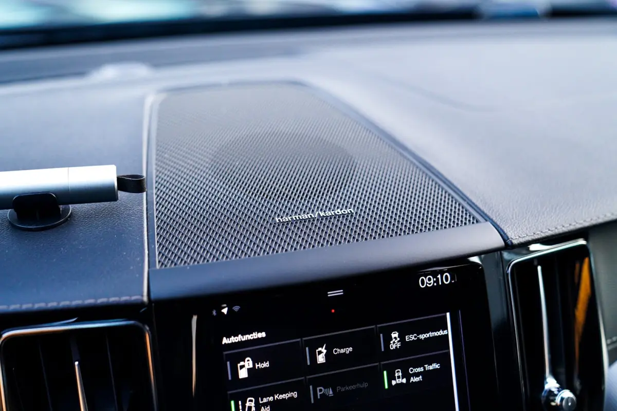 2.0 Recharge T8 AWD Mssage | Head Up Display | Stoelverkoeling | Stuurwielverwarming | Harman/Kardon | 360 Camera