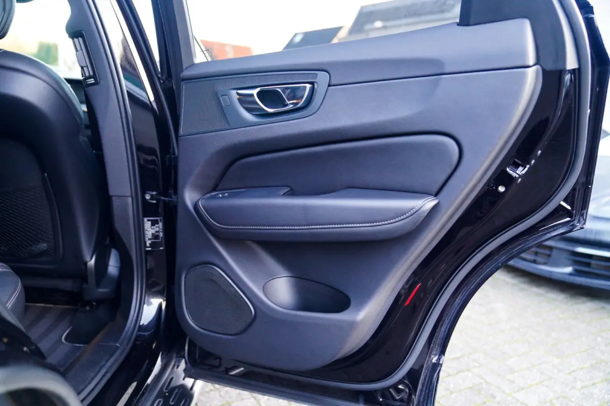 2.0 Recharge T8 AWD Mssage | Head Up Display | Stoelverkoeling | Stuurwielverwarming | Harman/Kardon | 360 Camera