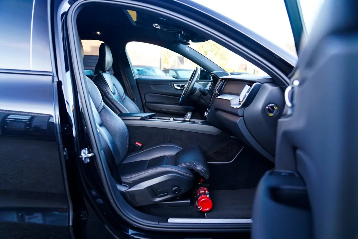 2.0 Recharge T8 AWD Mssage | Head Up Display | Stoelverkoeling | Stuurwielverwarming | Harman/Kardon | 360 Camera