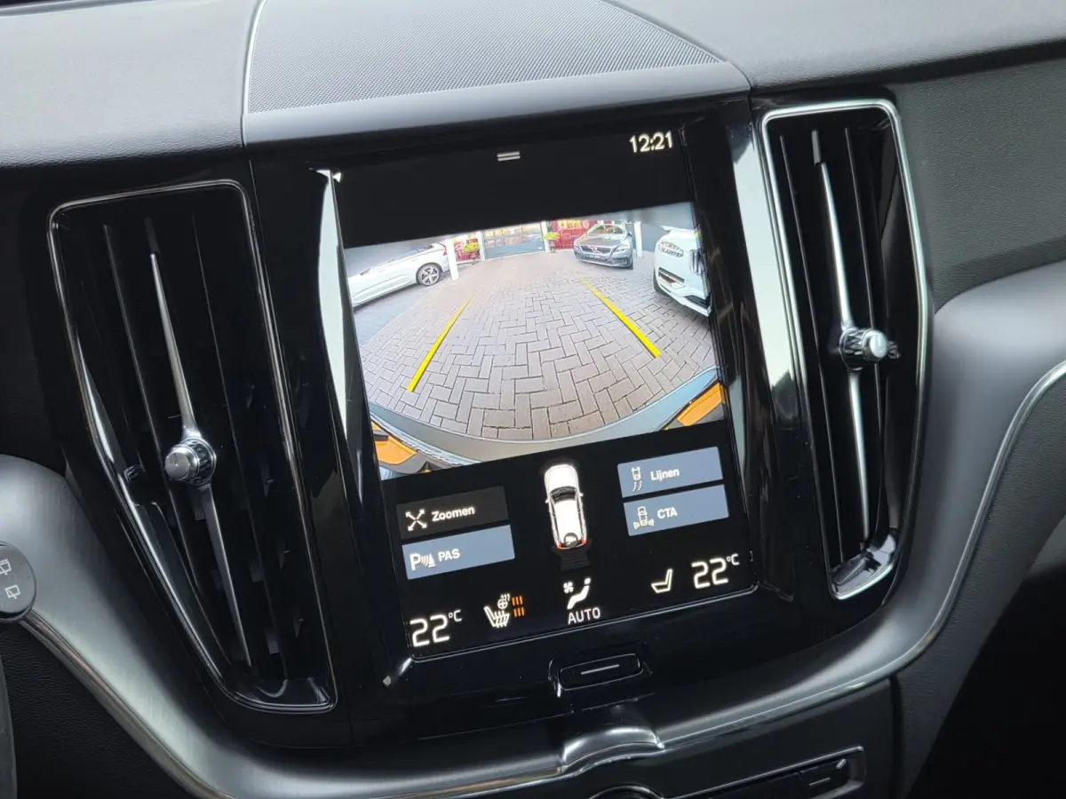 2.0 T6 AWD Recharge R-Design | Panoramadak | Memory | Adaptive Cruise | Camera