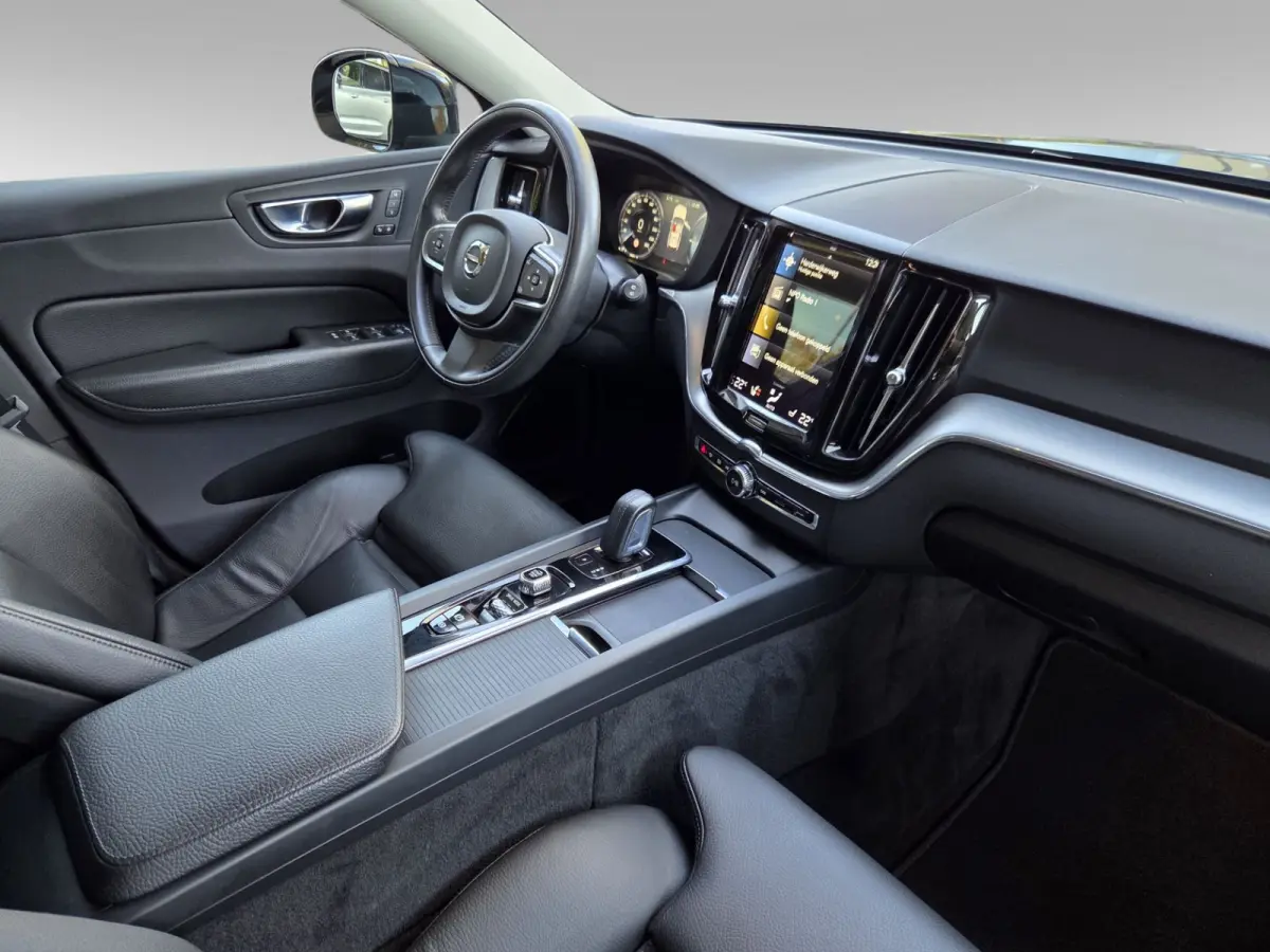 2.0 T6 AWD Recharge R-Design | Panoramadak | Memory | Adaptive Cruise | Camera