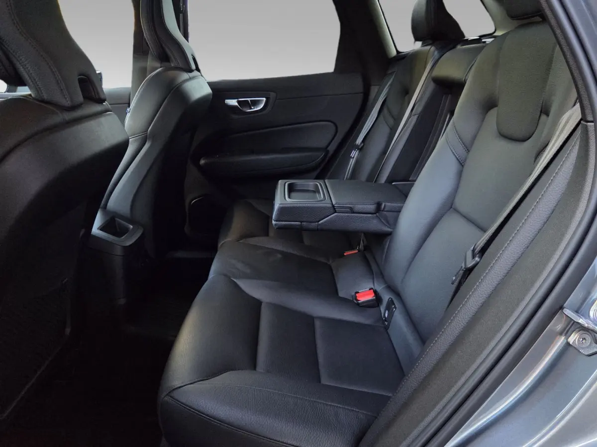 2.0 T6 AWD Recharge R-Design | Panoramadak | Memory | Adaptive Cruise | Camera
