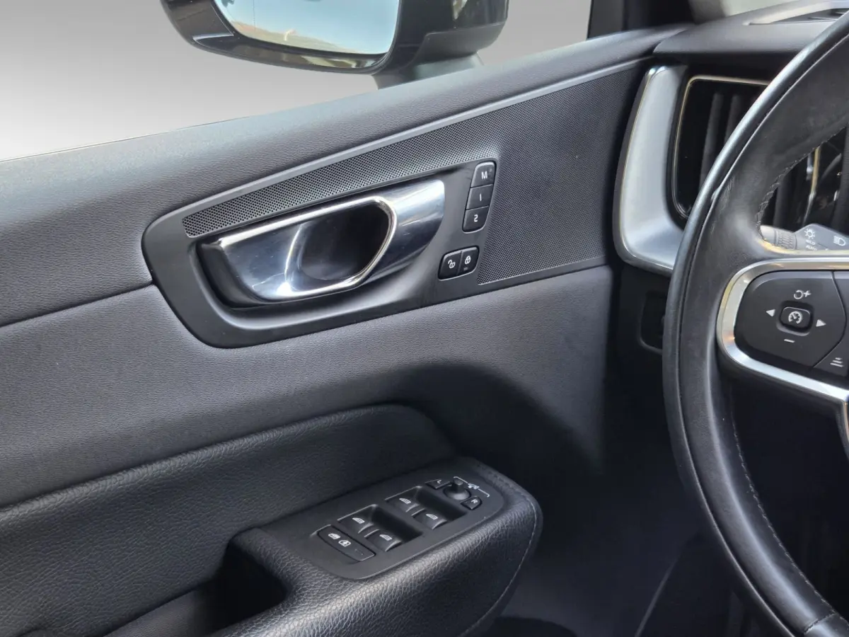 2.0 T6 AWD Recharge R-Design | Panoramadak | Memory | Adaptive Cruise | Camera