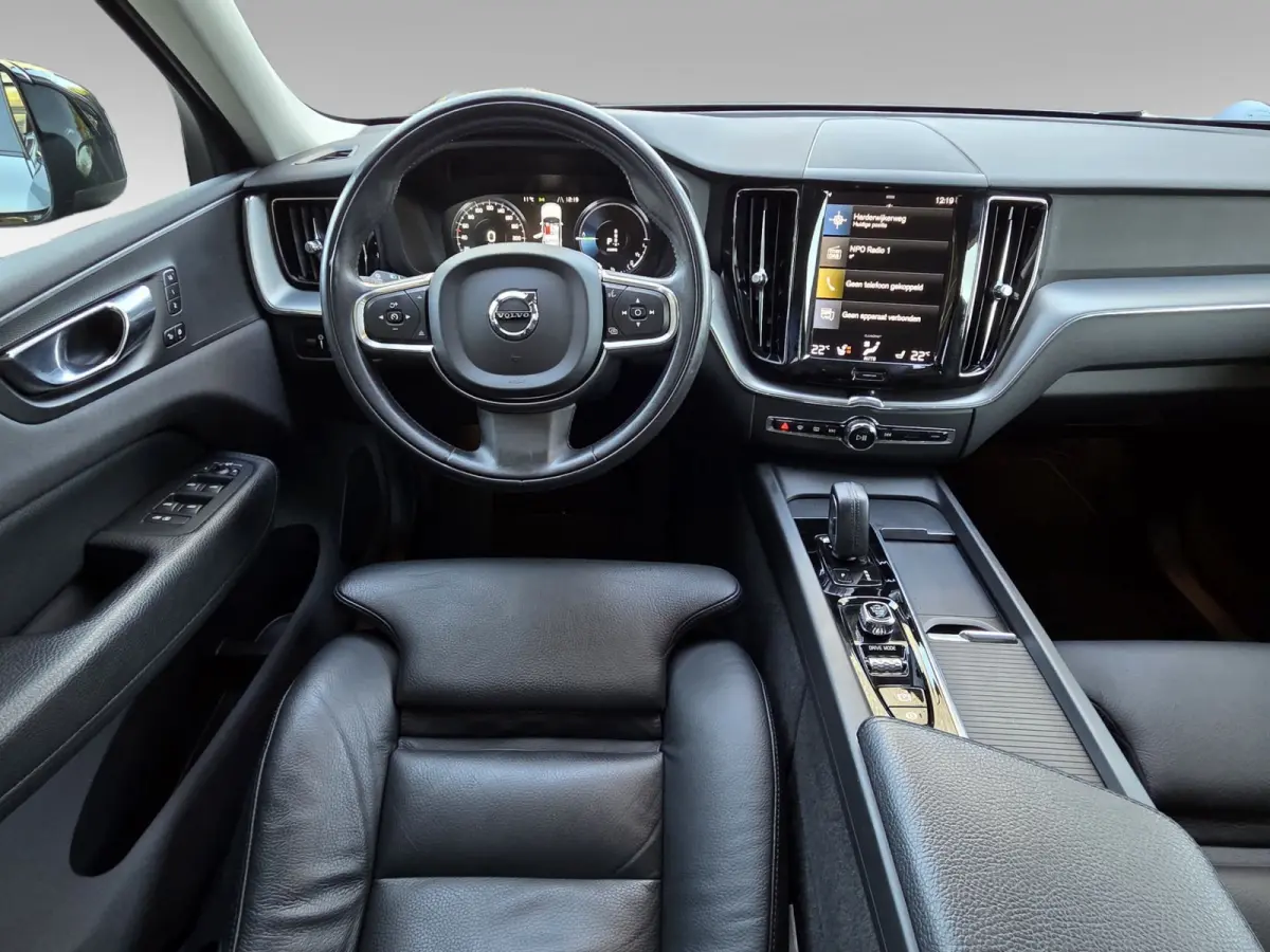 2.0 T6 AWD Recharge R-Design | Panoramadak | Memory | Adaptive Cruise | Camera