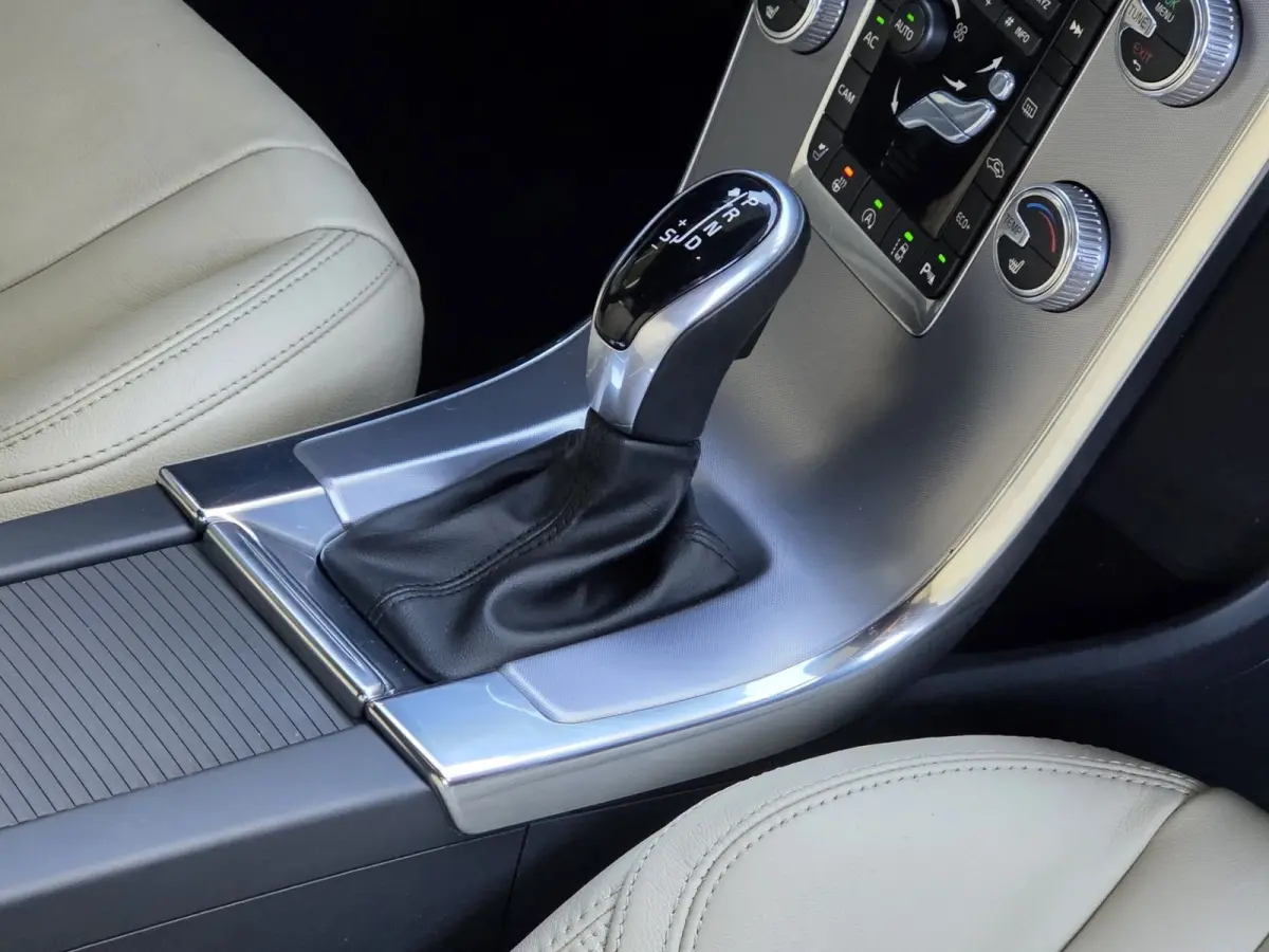 2.0 T5 Geartronic Summum | Trekhaak | Harman/Kardon | Adaptive Cruise | Pano | Stuur/stoelverwarming