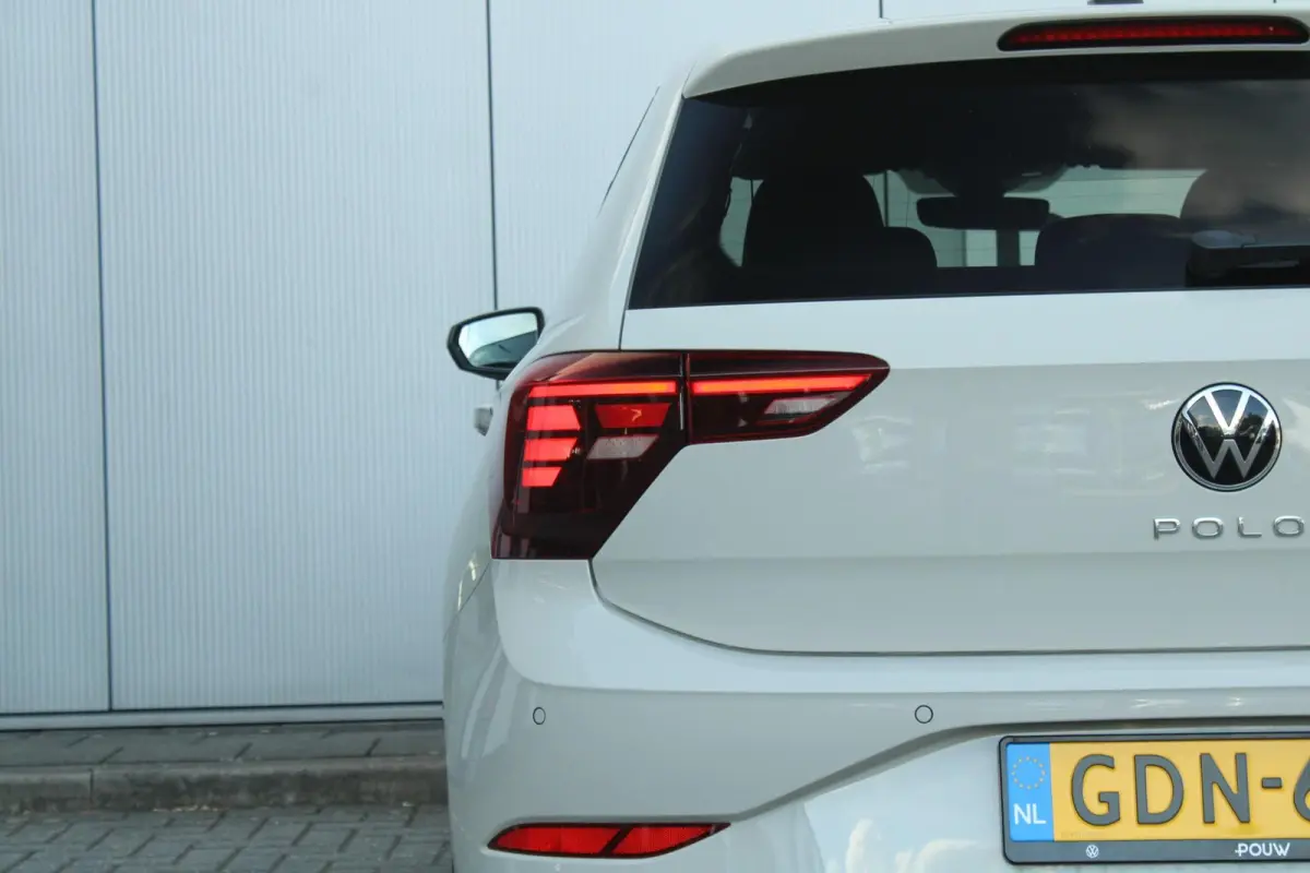 1.0 TSI 95pk Life Edition | CarPlay/Android Auto | Achteruitrijcamera | Climatronic