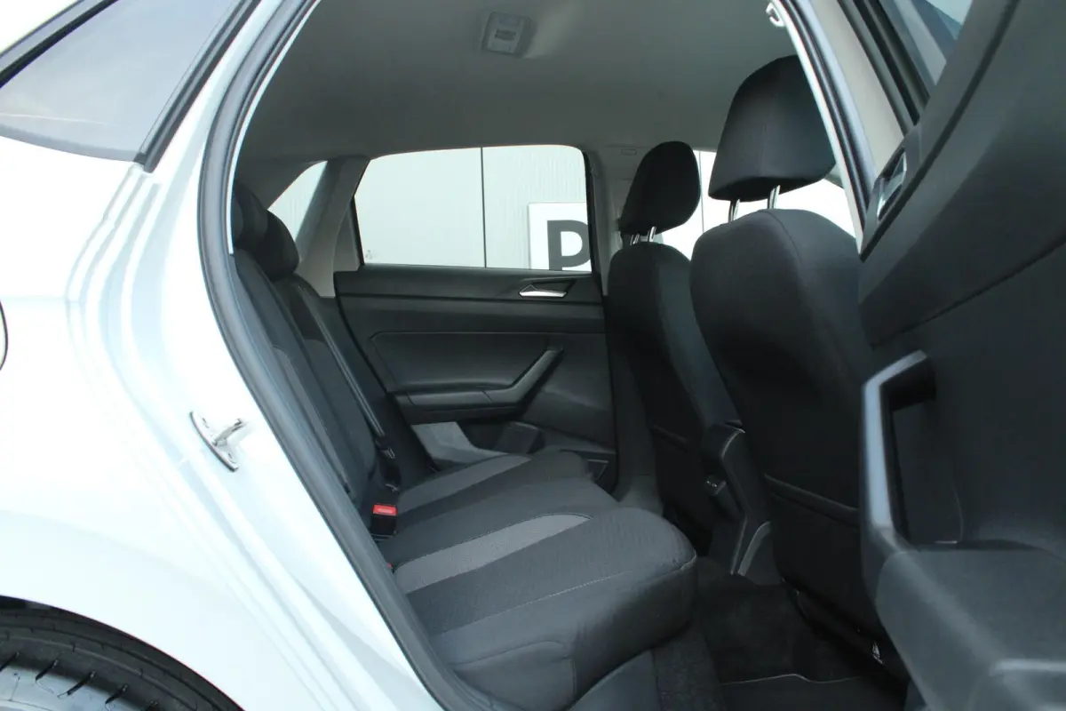 1.0 TSI 95pk Life Edition | CarPlay/Android Auto | Achteruitrijcamera | Climatronic