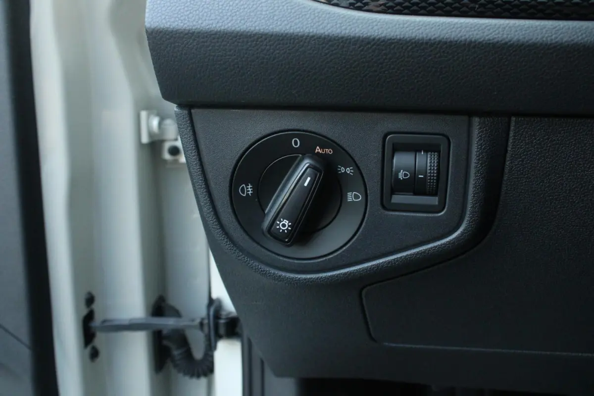 1.0 TSI 95pk Life Edition | CarPlay/Android Auto | Achteruitrijcamera | Climatronic