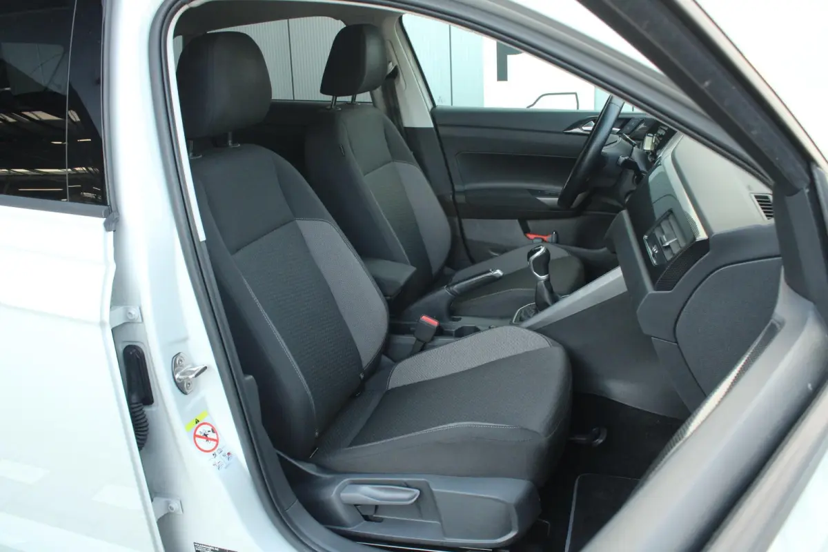 1.0 TSI 95pk Life Edition | CarPlay/Android Auto | Achteruitrijcamera | Climatronic