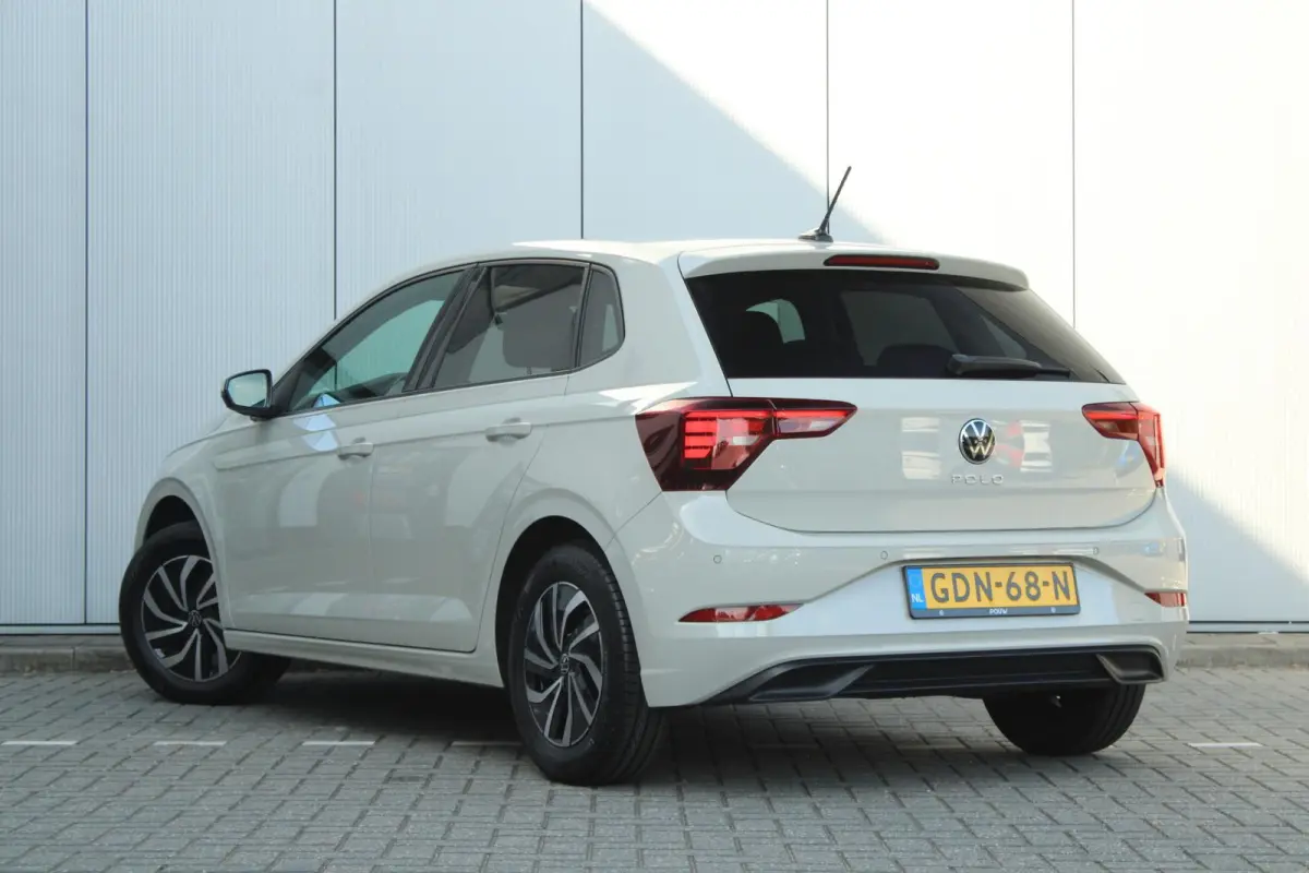 1.0 TSI 95pk Life Edition | CarPlay/Android Auto | Achteruitrijcamera | Climatronic