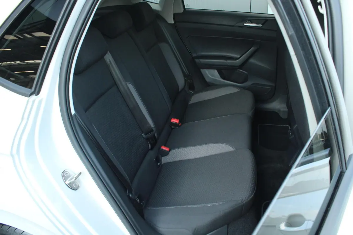 1.0 TSI 95pk Life Edition | CarPlay/Android Auto | Achteruitrijcamera | Climatronic