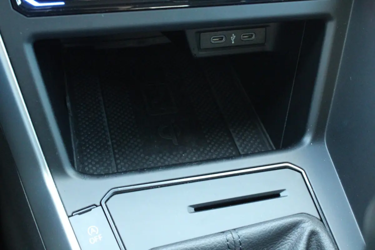 1.0 TSI 95pk Life Edition | CarPlay/Android Auto | Achteruitrijcamera | Climatronic
