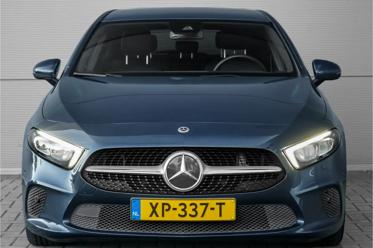 180 Automaat Business Solution CarPlay Stoelverwarming Camera