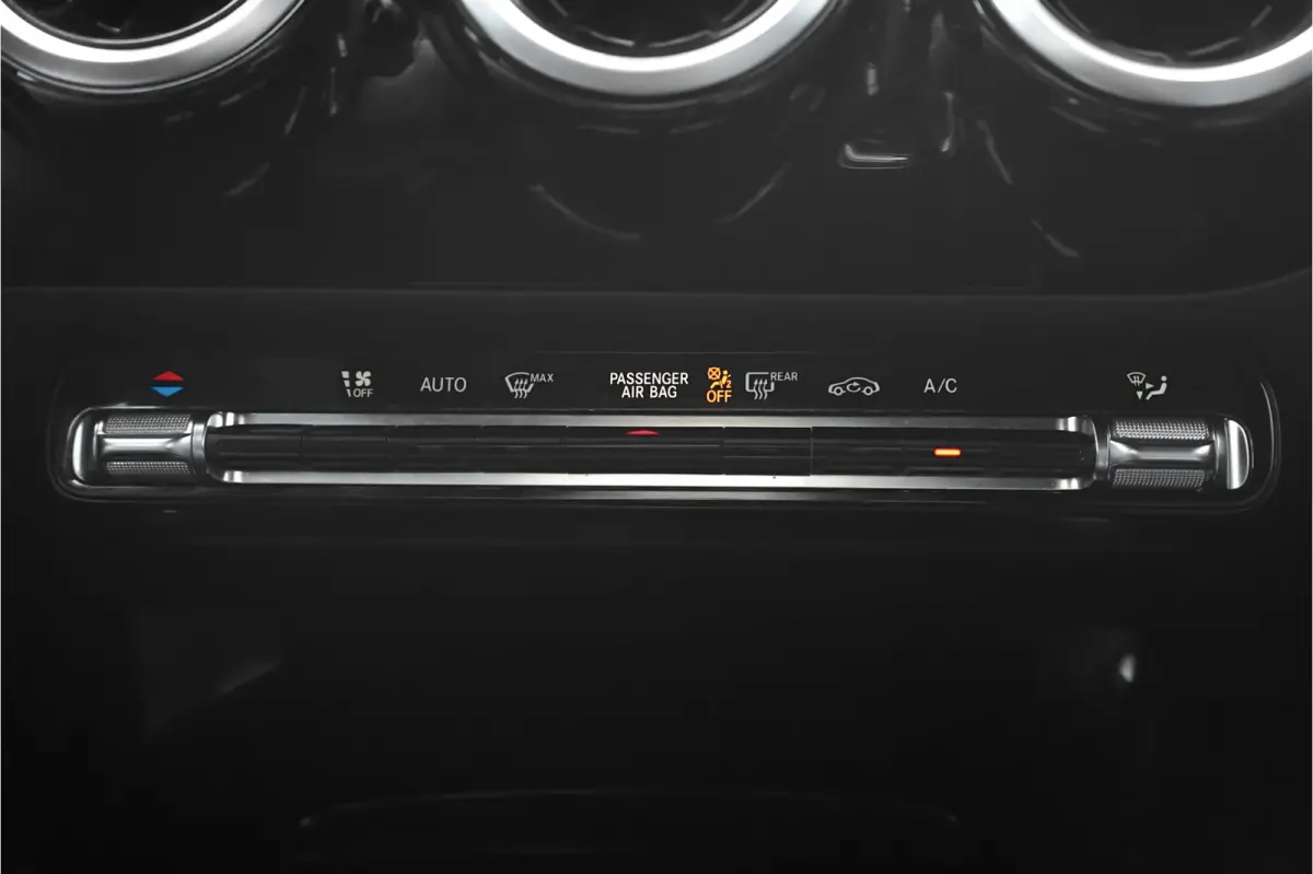 180 Automaat Business Solution CarPlay Stoelverwarming Camera