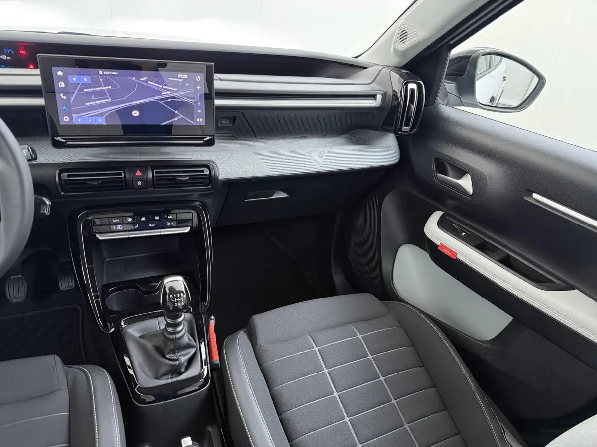 Max 100pk | Navigatie | Camera achter | Automatische airco | Lichtmetalen velgen | Cruise control | Apple Carplay en Android auto