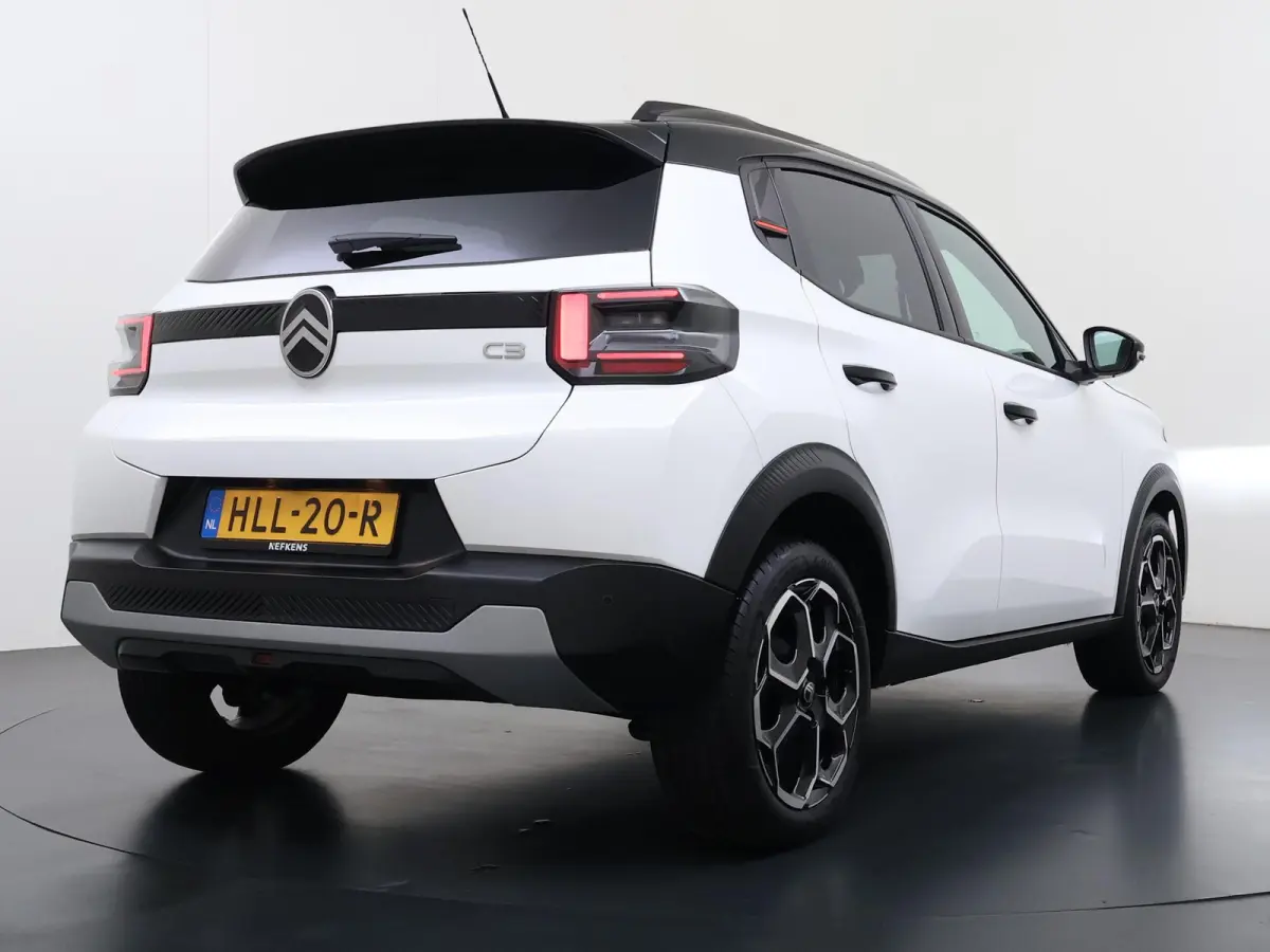 Max 100pk | Navigatie | Camera achter | Automatische airco | Lichtmetalen velgen | Cruise control | Apple Carplay en Android auto
