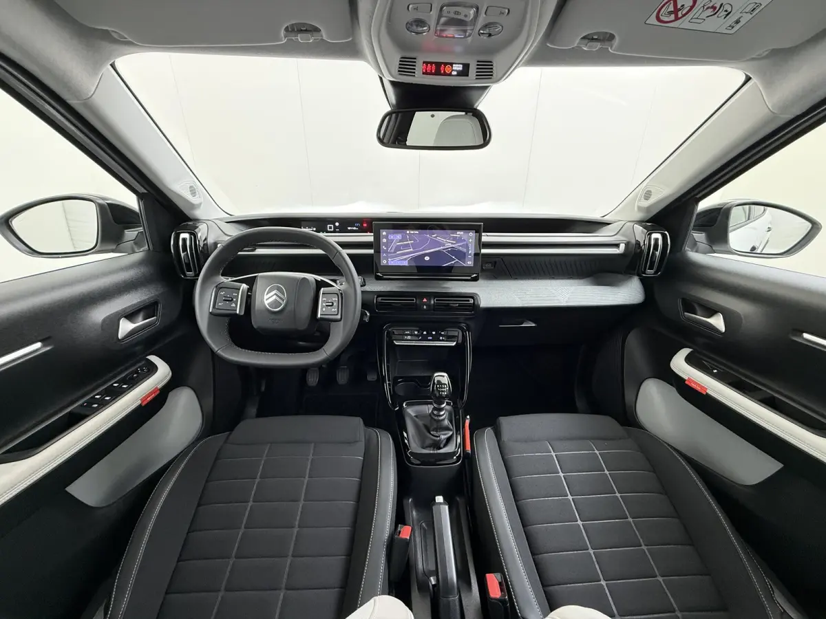 Max 100pk | Navigatie | Camera achter | Automatische airco | Lichtmetalen velgen | Cruise control | Apple Carplay en Android auto
