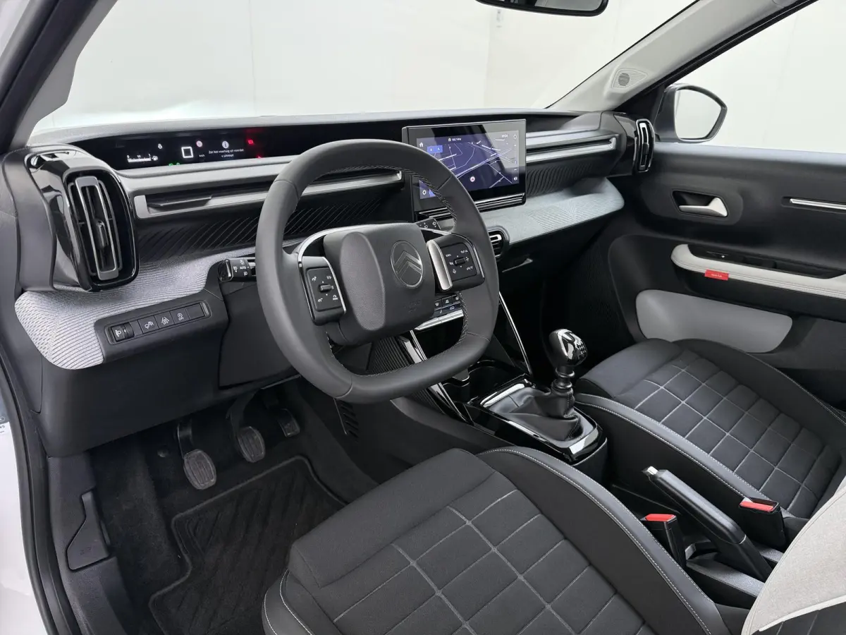 Max 100pk | Navigatie | Camera achter | Automatische airco | Lichtmetalen velgen | Cruise control | Apple Carplay en Android auto