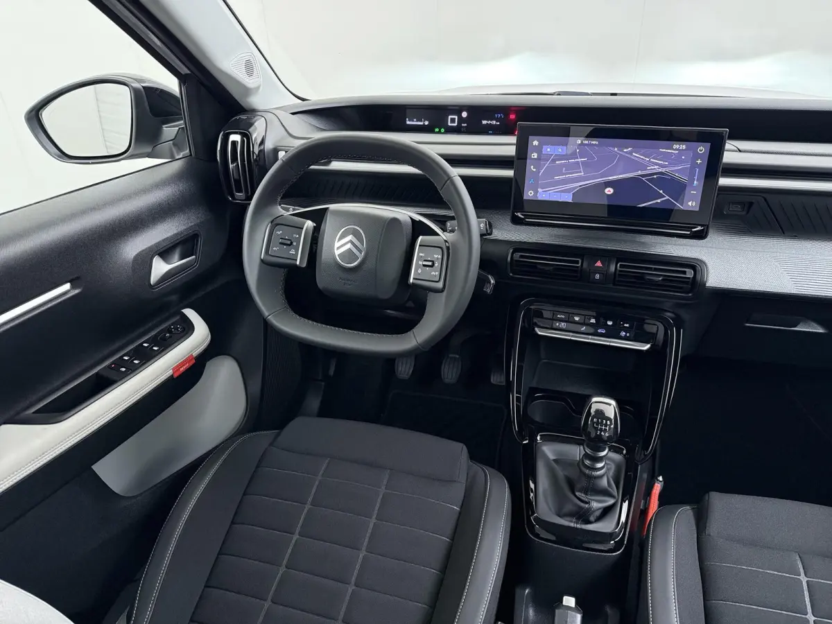 Max 100pk | Navigatie | Camera achter | Automatische airco | Lichtmetalen velgen | Cruise control | Apple Carplay en Android auto
