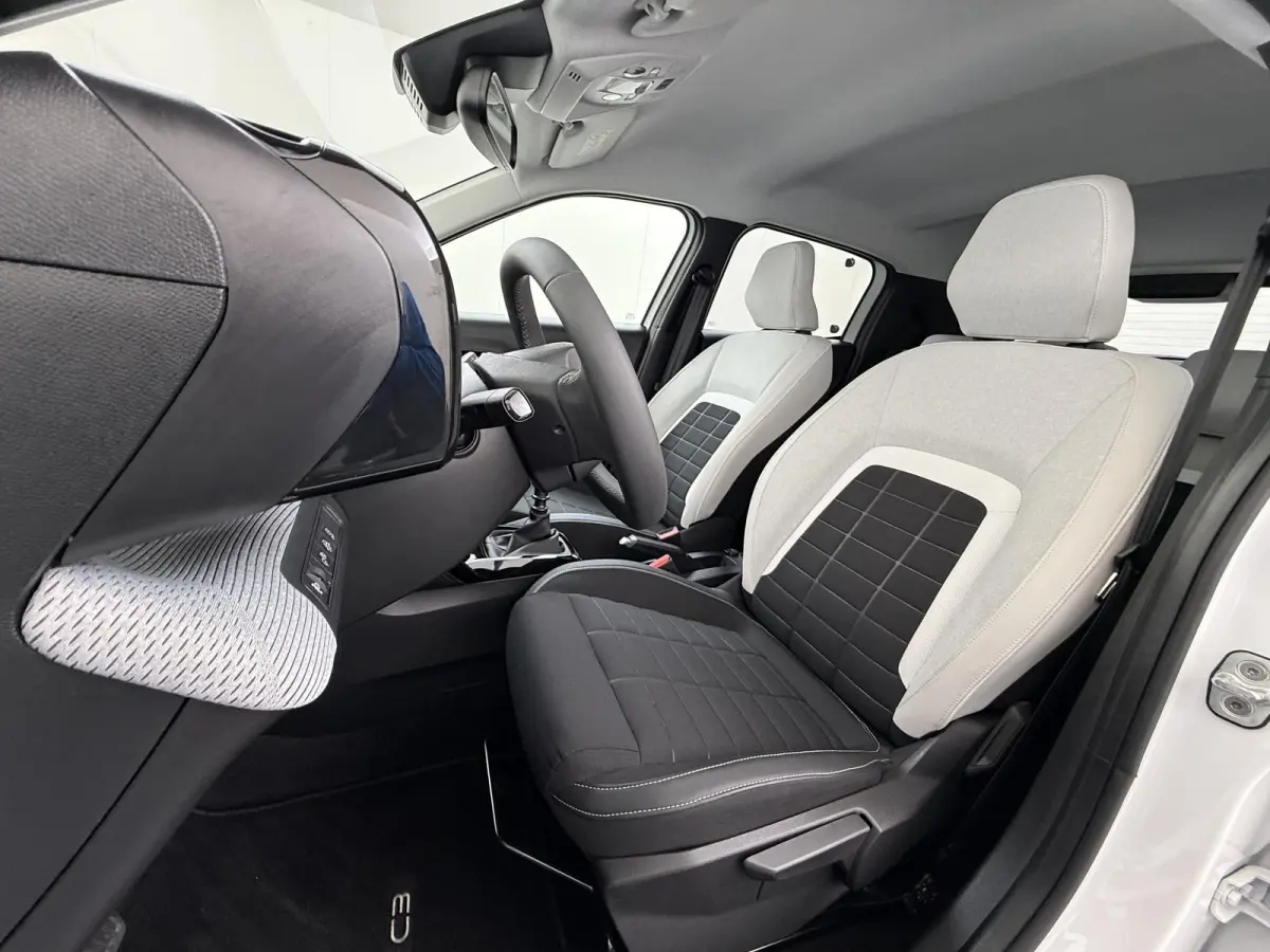 Max 100pk | Navigatie | Camera achter | Automatische airco | Lichtmetalen velgen | Cruise control | Apple Carplay en Android auto