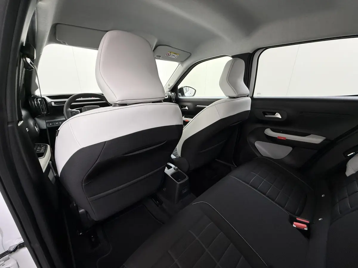 Max 100pk | Navigatie | Camera achter | Automatische airco | Lichtmetalen velgen | Cruise control | Apple Carplay en Android auto