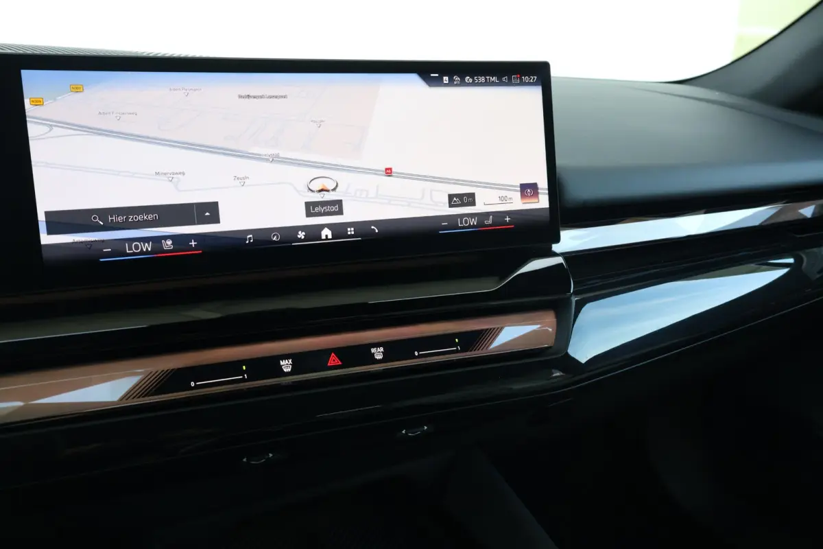 550e xDrive | SoH 100% | Sport Pakket Pro | Panorama Dak | Comfort Stoelen | Driving Assistant Professional | Bowers & Wilkins | Parking Assistant Plus | Trekhaak |