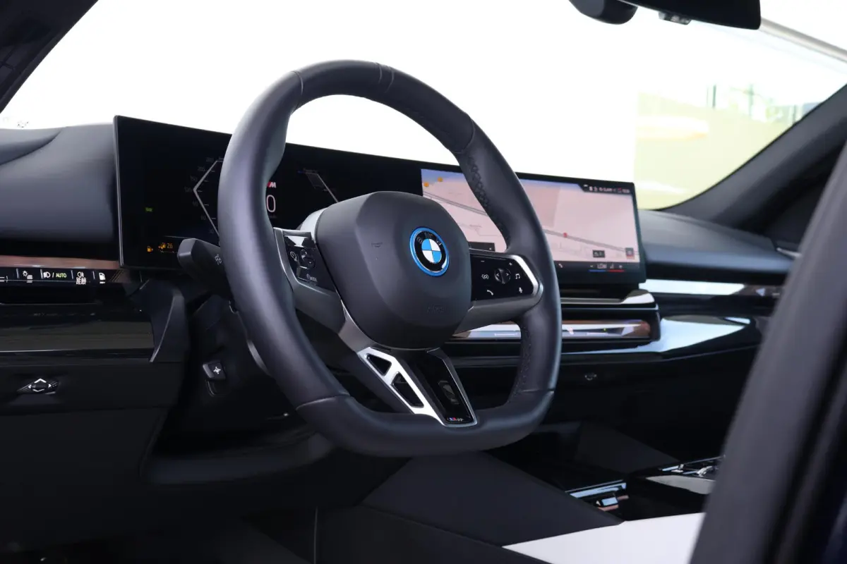 550e xDrive | SoH 100% | Sport Pakket Pro | Panorama Dak | Comfort Stoelen | Driving Assistant Professional | Bowers & Wilkins | Parking Assistant Plus | Trekhaak |