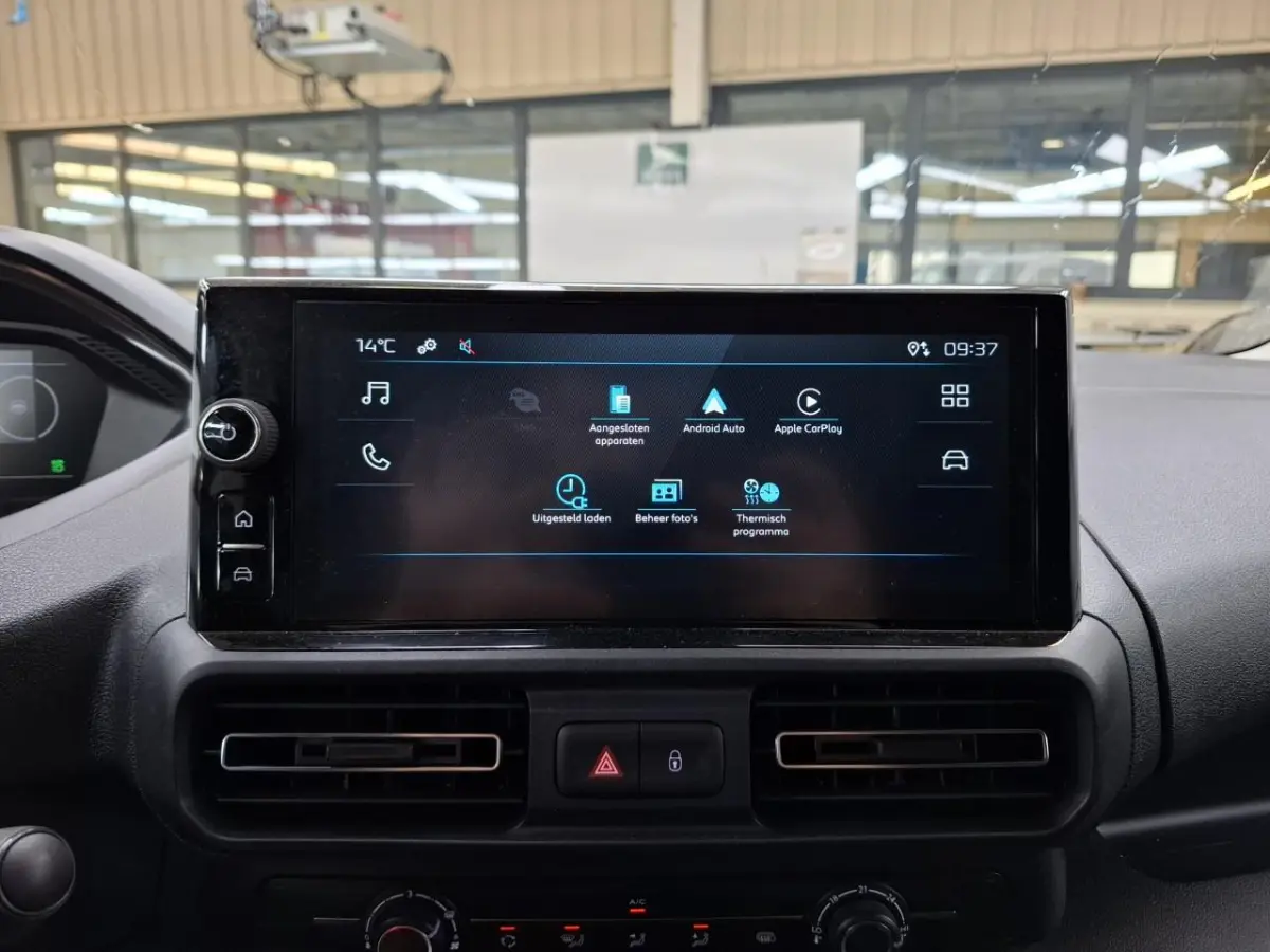 136 L2 50 kWh | Fase 3 laden | Navi by app | Apple carplay | Bluetooth | LED koplampen | NL auto | 5.000km |
