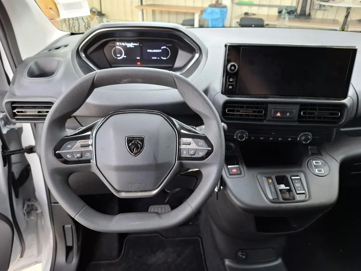 136 L2 50 kWh | Fase 3 laden | Navi by app | Apple carplay | Bluetooth | LED koplampen | NL auto | 5.000km |