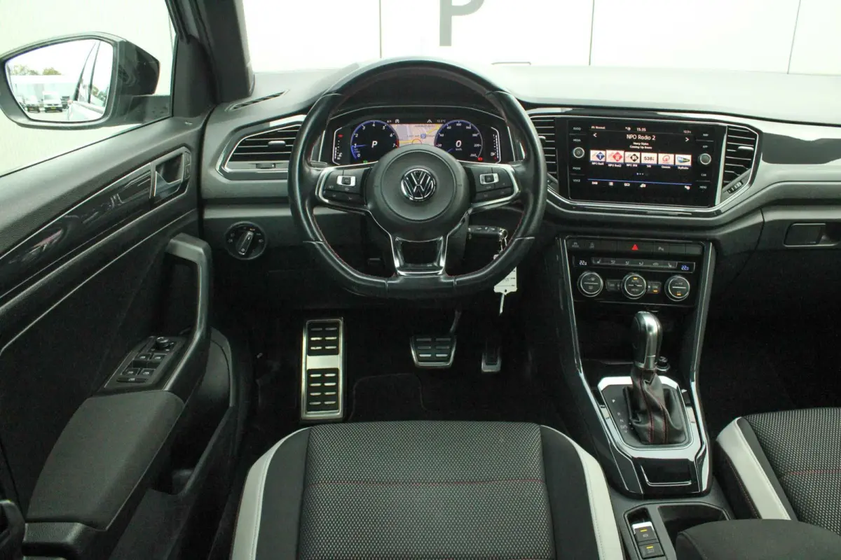 1.5 TSI 150pk DSG Sport Business R | Navigatie | Trekhaak | Stoelverwarming