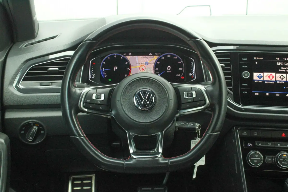 1.5 TSI 150pk DSG Sport Business R | Navigatie | Trekhaak | Stoelverwarming