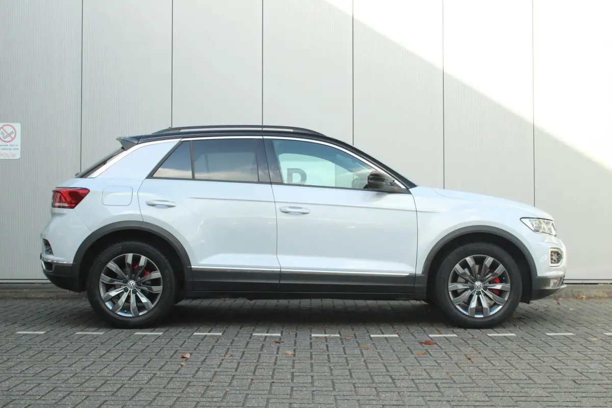 1.5 TSI 150pk DSG Sport Business R | Navigatie | Trekhaak | Stoelverwarming