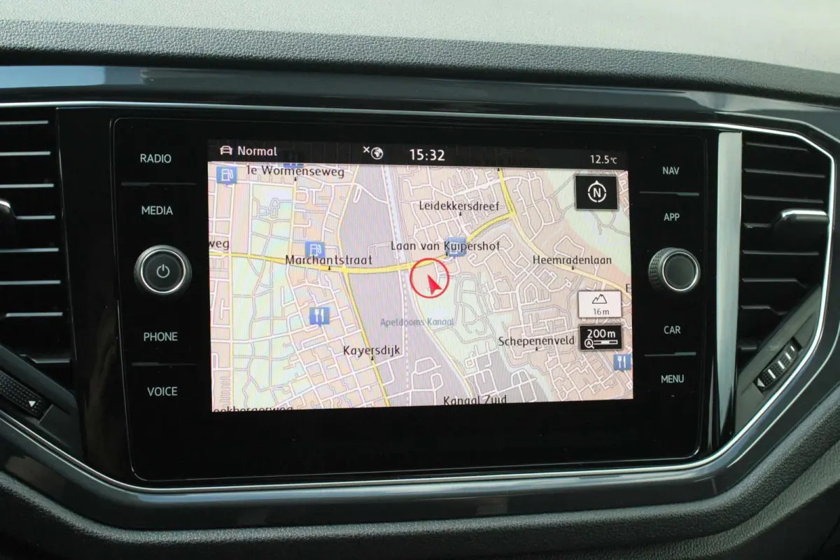 1.5 TSI 150pk DSG Sport Business R | Navigatie | Trekhaak | Stoelverwarming