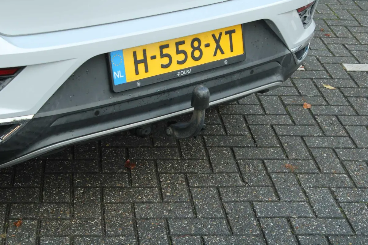 1.5 TSI 150pk DSG Sport Business R | Navigatie | Trekhaak | Stoelverwarming