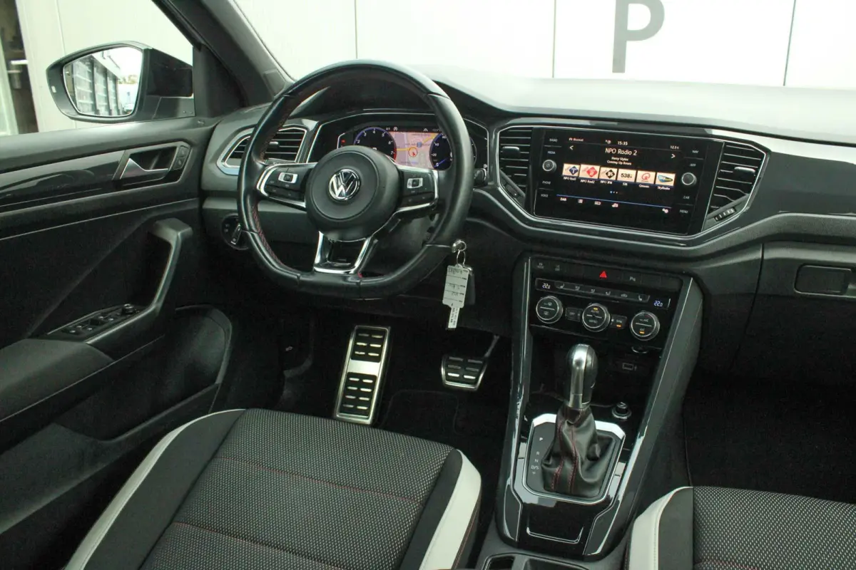 1.5 TSI 150pk DSG Sport Business R | Navigatie | Trekhaak | Stoelverwarming