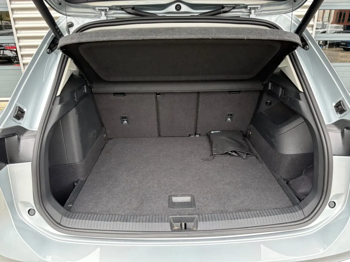 1.5 TSI eHybrid 204 pk Elegance | SOH 100% | Wegklapbare Trekhaak | Achteruitrijcamera | Cruise control adaptief |