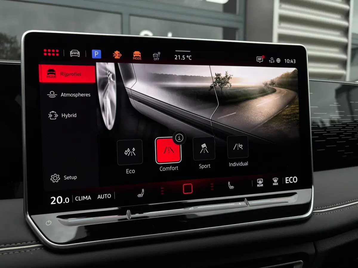 1.5 TSI eHybrid 204 pk Elegance | SOH 100% | Wegklapbare Trekhaak | Achteruitrijcamera | Cruise control adaptief |